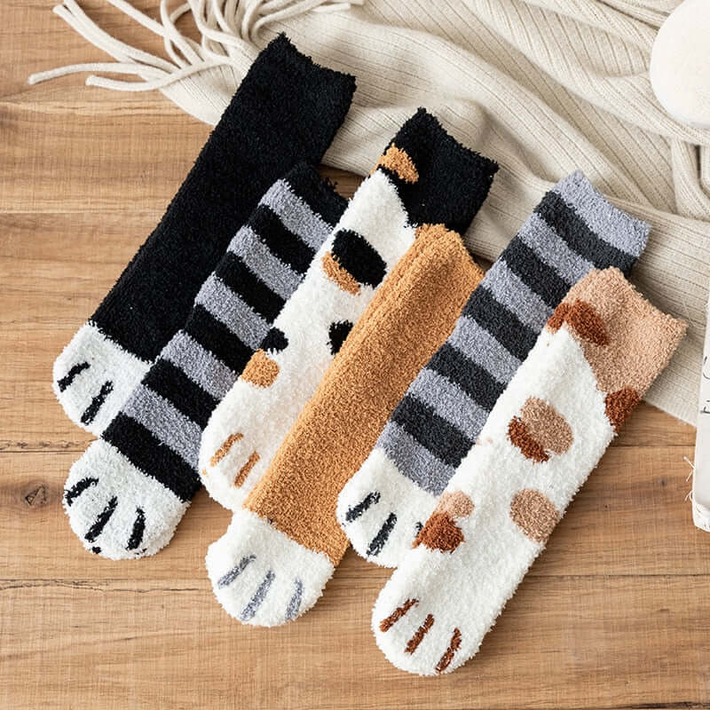 Varme unisex sokker med labbemønster, perfekte som vintertilbehør eller gaveidé.