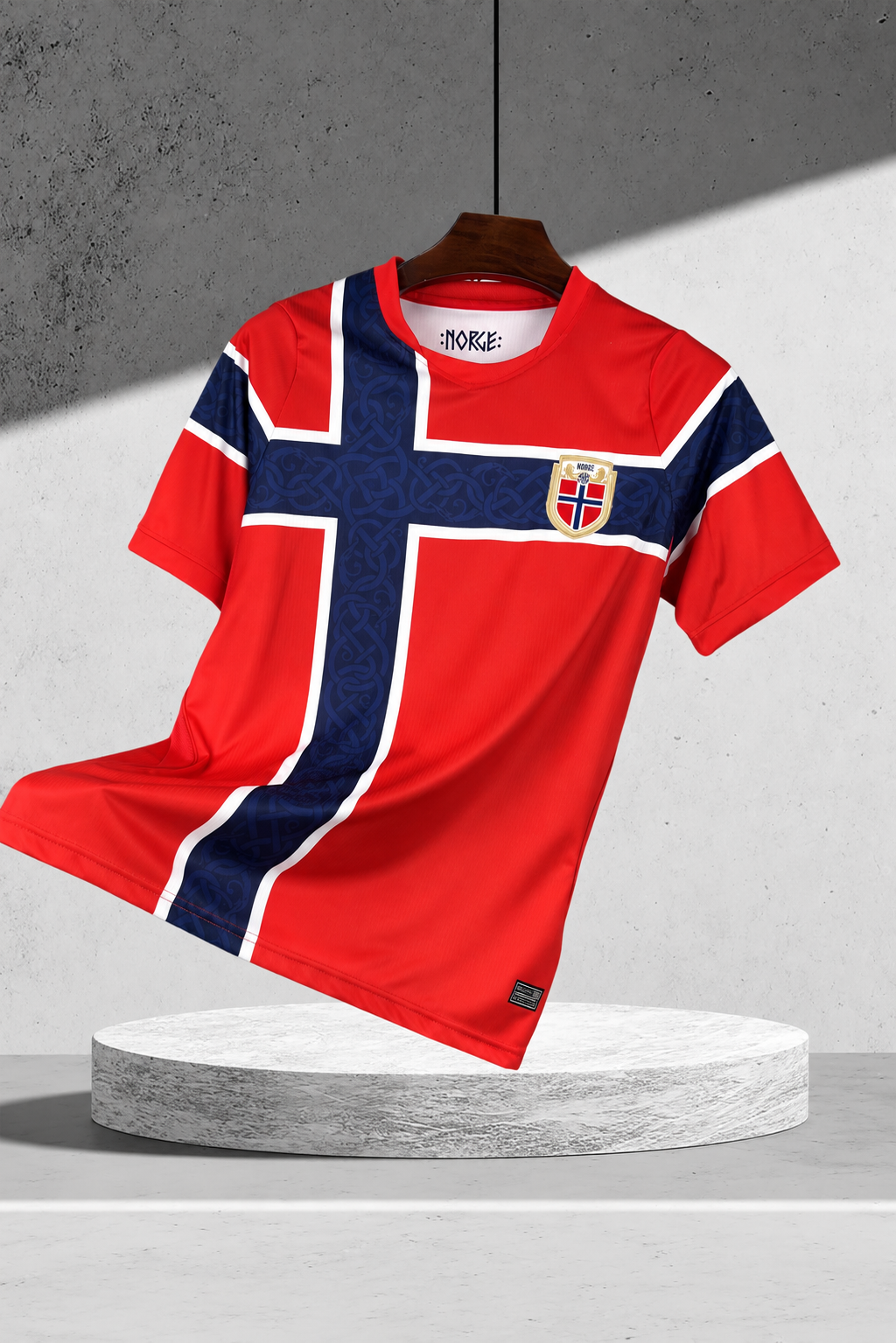 Unisex Norge VM 2026 hjemmedrakt i rød. Offisiell fotballdrakt for landslaget, perfekt for supportere og idrett.