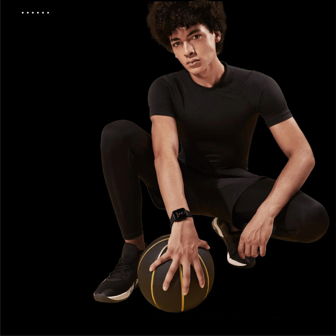 Unisex smartklokke med justerbar reim, perfekt for sport og daglig bruk, vanntett og trådløs lading.