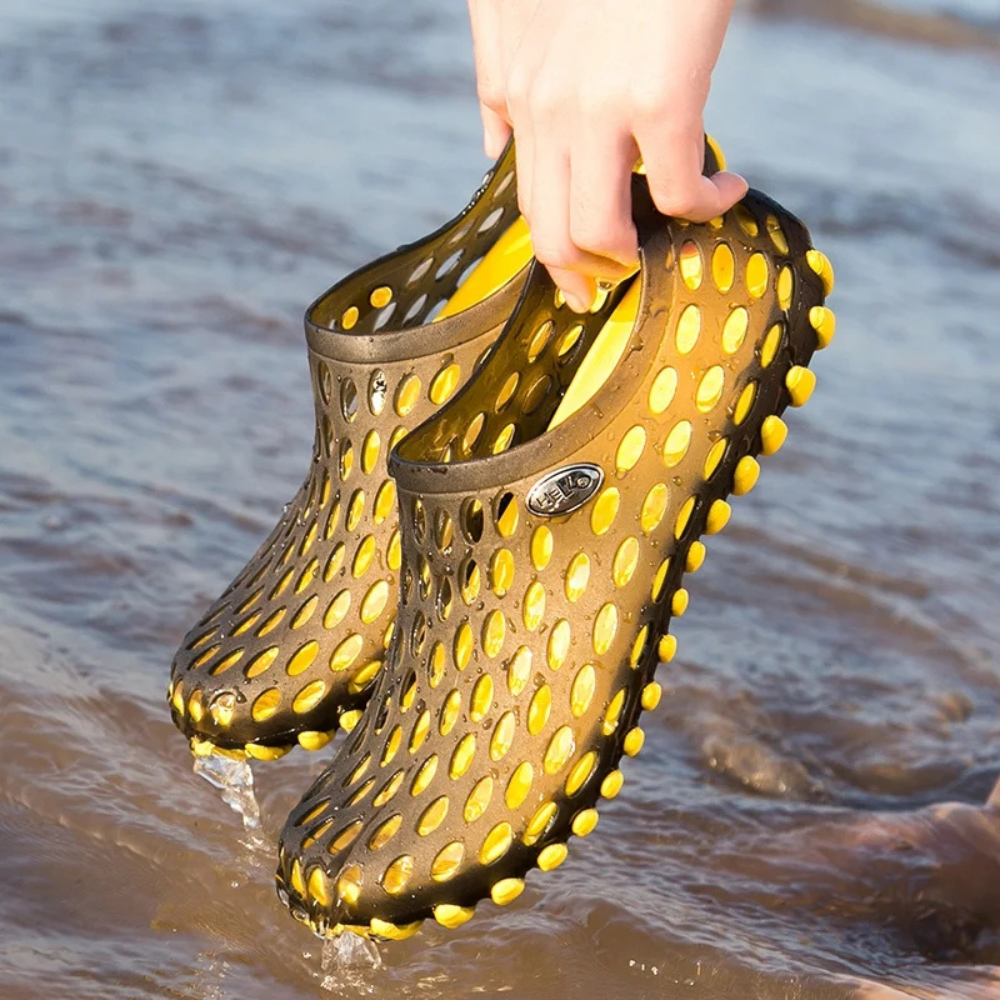 Slitesterke unisex vannsko med sklisikker såle, beskytter føttene på strand og ved bassenget.