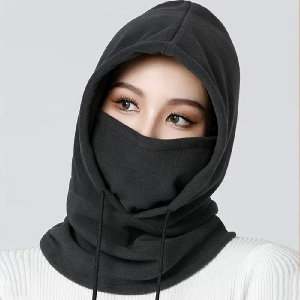 Unisex vindtett skimaske, helt laget av fleece, et must for vintersportutøvere og kuldebeskyttelse.