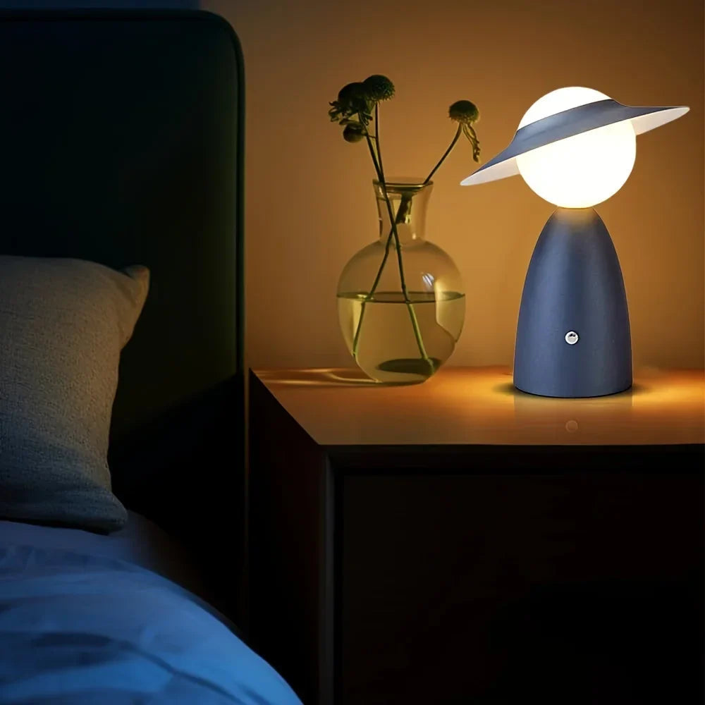 Elegant og dekorativ LED-bordlampe med USB, trådløs funksjon og intuitiv berøringsdimmer.
