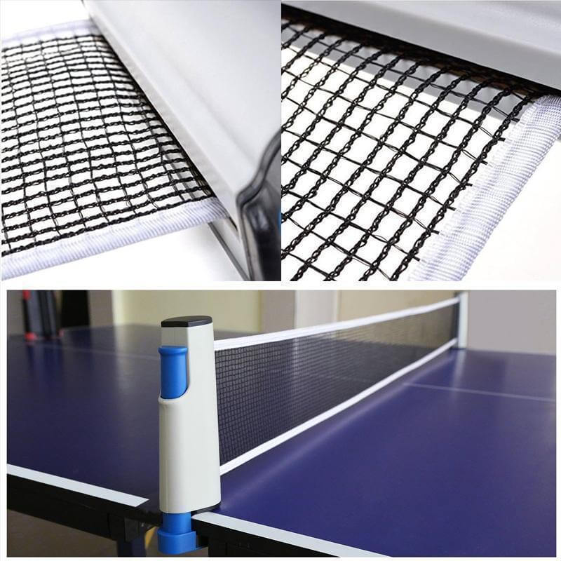 Justerbart pingpong-nett i blått og svart design. Robuste klemmer for sikker festing.