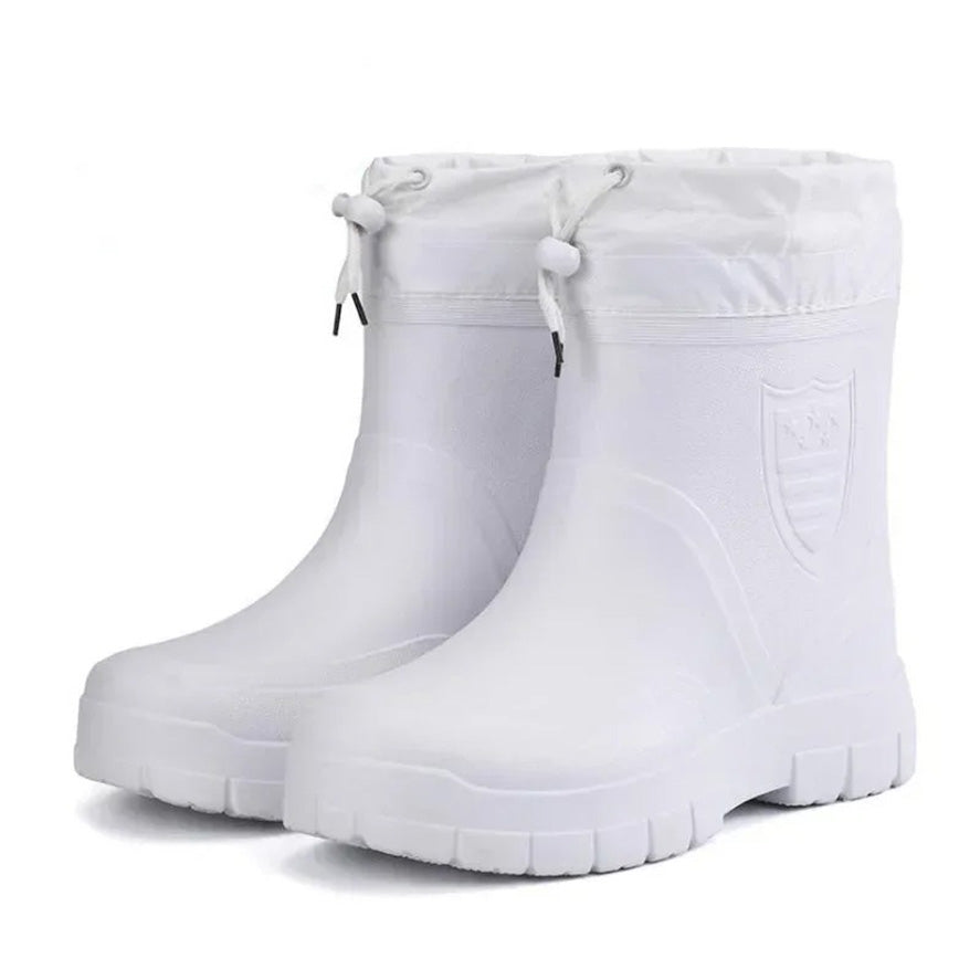 Varme, sklisikre herre vinterstøvler, vanntette for trygg ferdsel i snø og is.
