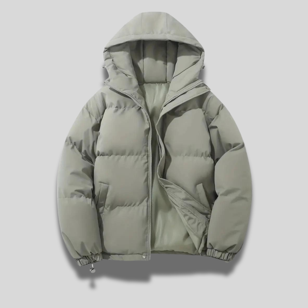 Elegant kvinnekåpe med hette, stilfullt yttertøy som gir komfort og varme i vinter.