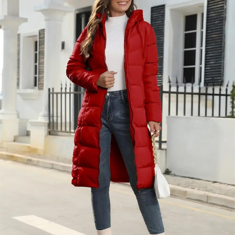 Elegant vinterjakke for kvinner. Hetteparka i moderne design, ideell for hverdagsbruk.