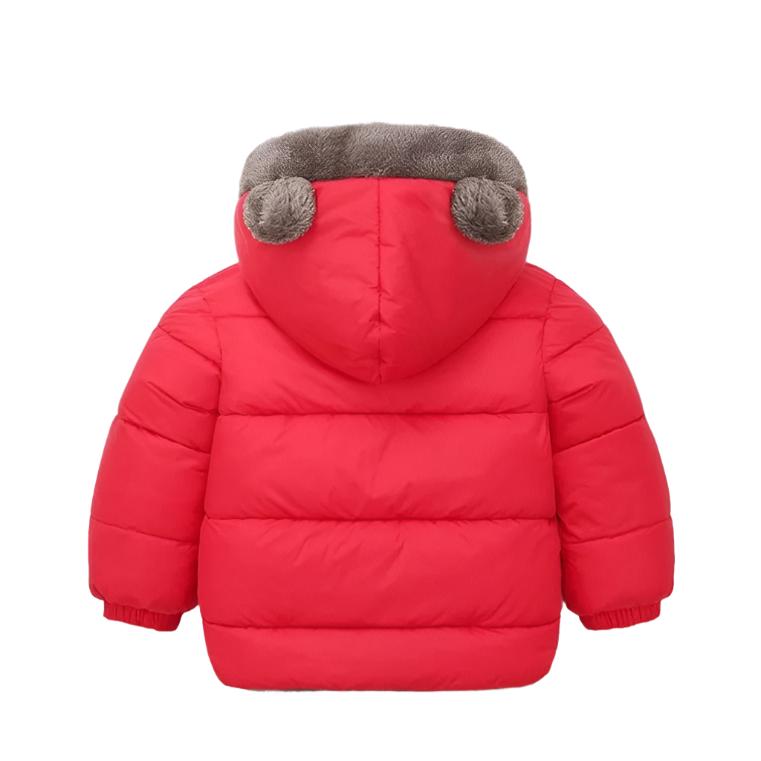 Myk og varm barne hettejakke med praktisk hette, ideell for snølek.