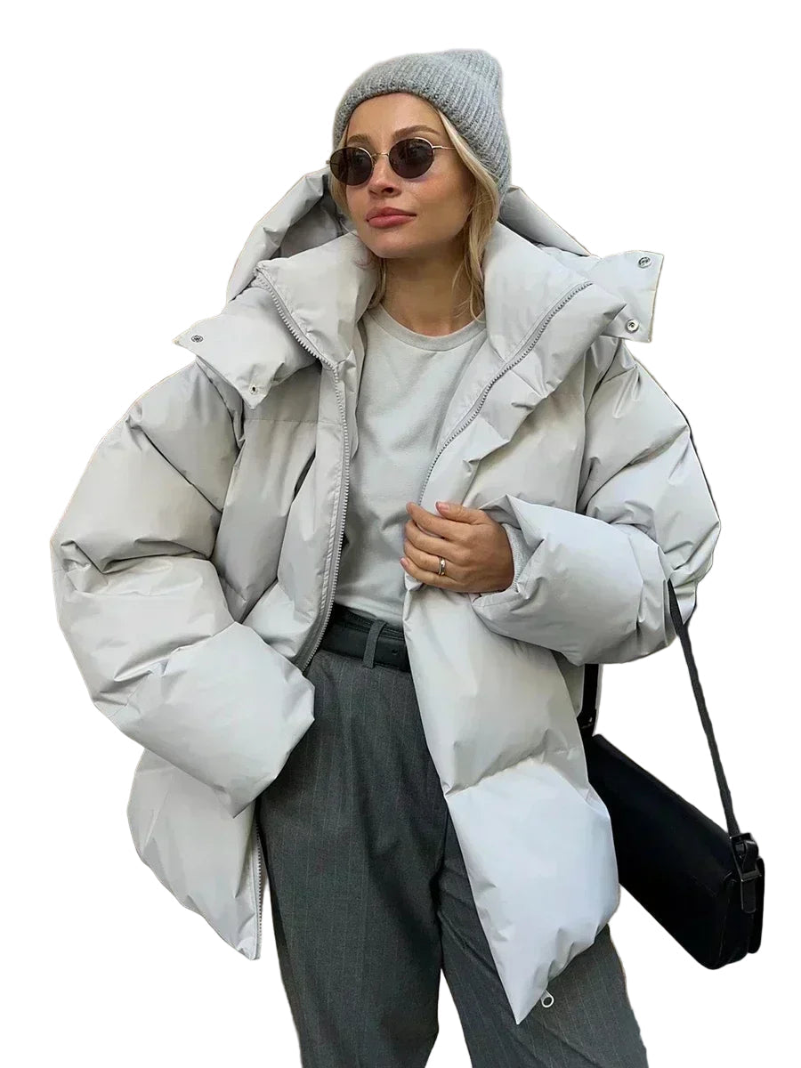 Varm og trendy dame vinterjakke for kalde dager utendørs. Ideell hverdagsjakke med god komfort.