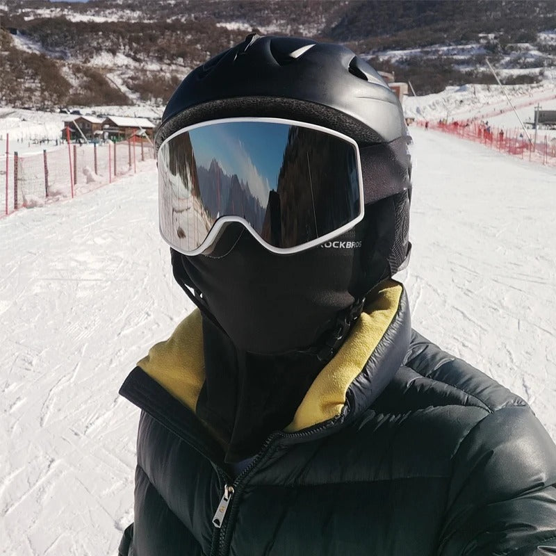 Komfortabel balaclava skjerf. Beskytter og varmer under ski, sykkel og løping i vinter.