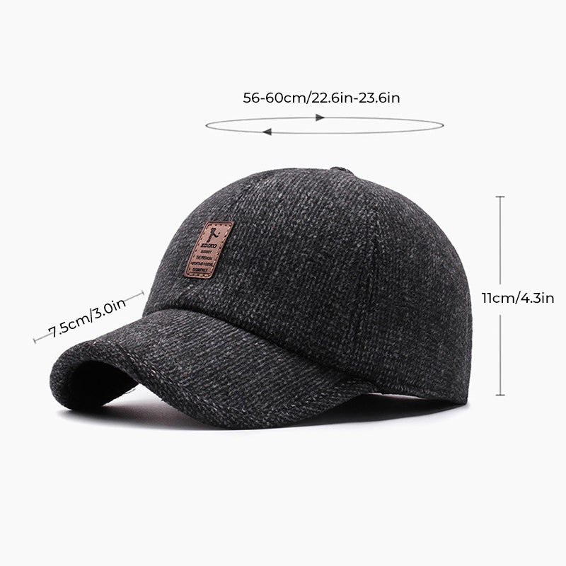 Robust baseballcaps med øreklaffer, egnet for vinterturer, sport og fritidsaktiviteter.