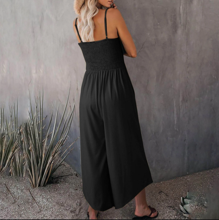 Myk, lett vintage sommerromper til dame med løs passform og spagettistropper. Ideell for en behagelig sommer.